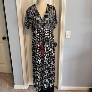 Black and White Geometric Maxi Dress